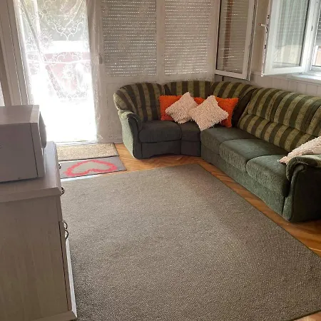 Apartament Denfi Vendeghaz *