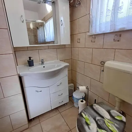 Denfi Vendeghaz Lägenhet *